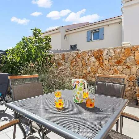 Sunshine Apartment